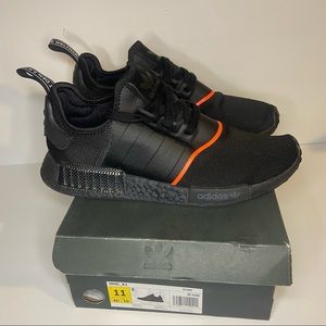 Adidas NMD_R1 EE5085 shoes